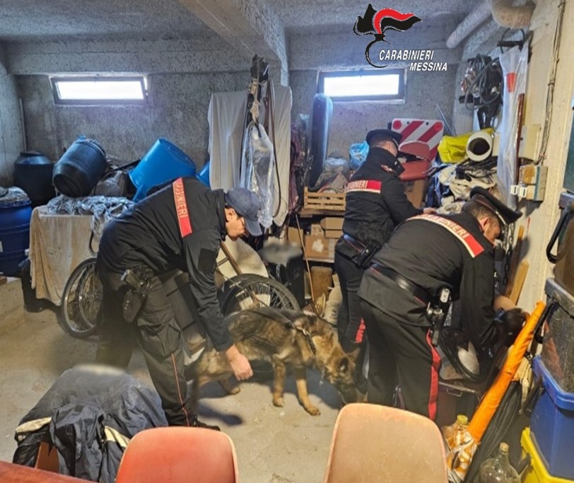 I CARABINIERI ARRESTANO, IN DUE DISTINTE ATTIVITÀ, TRE PERSONE PER SPACCIO DI SOSTANZE STUPEFACENTI E DETENZIONE ILLEGALE DI MUNIZIONI 3 controlli antidroga Milazzo
