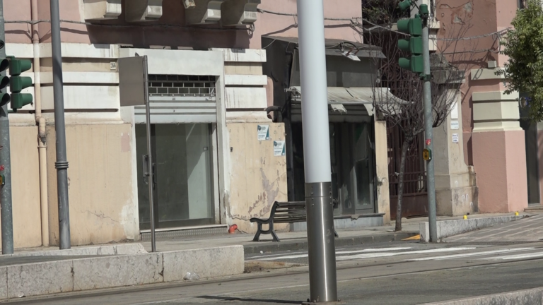 Commercio: Messina tiene? L'illusione delle vetrine: la città resiste alla desertificazione, ma perde l'anima (e si trasforma in un ristorante)