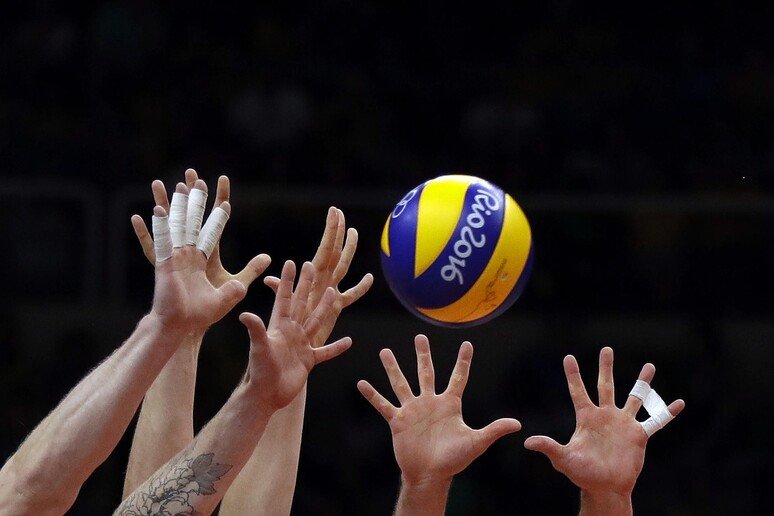molestie pallavolo allenatore siciliano