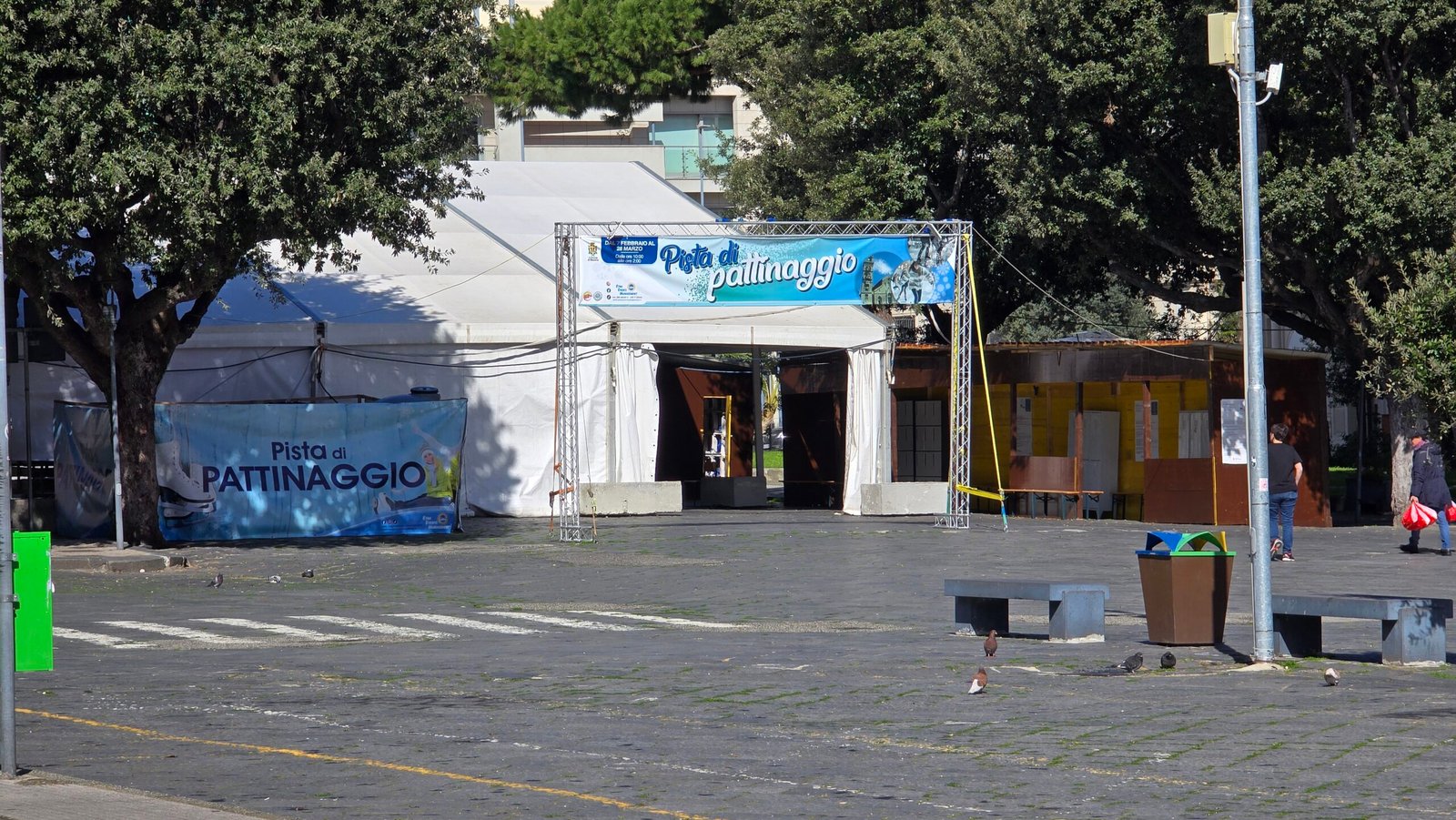 Pista di ghiaccio in piazza Duomo a Messina: esposto in procura 5 pista di ghiaccio 6 scaled