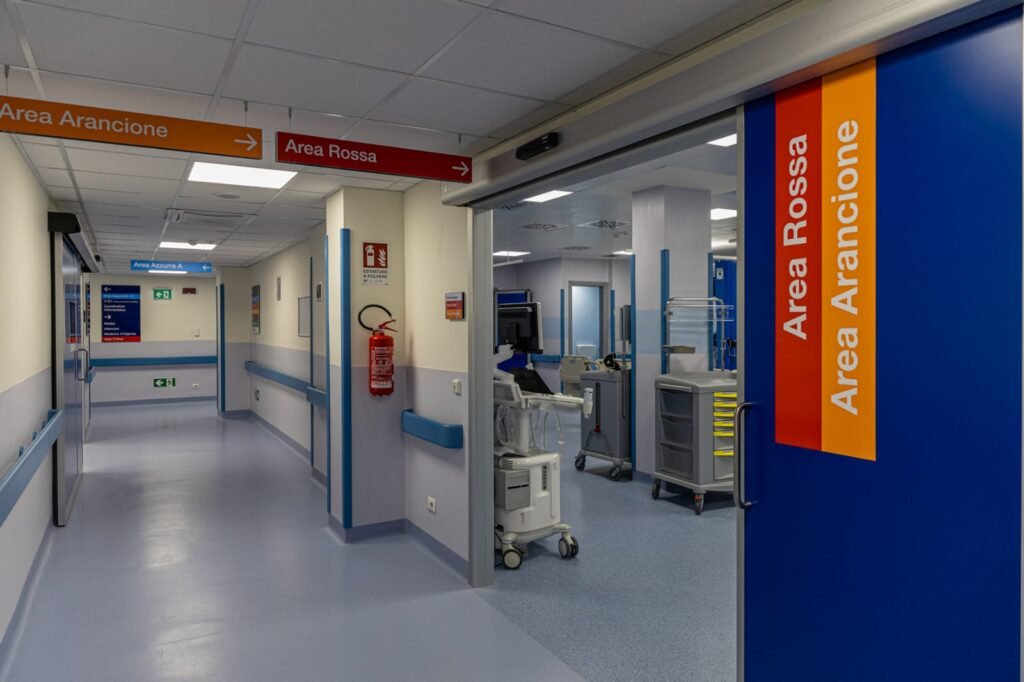 Policlinico Messina: aggressione a colpi di stampelle in Pronto Soccorso. Fondamentale intervento del Poliziotto in turno al posto fisso 2 policlinico ps interno
