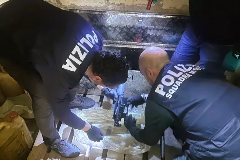 A Gela sequestrato un arsenale, arrestato un uomo 2 polizia armi gela