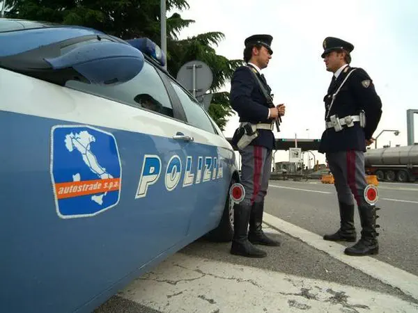 A20 - Chiuso tratto tra Rometta e Milazzo per lavori 2 polstrada e agenti 1