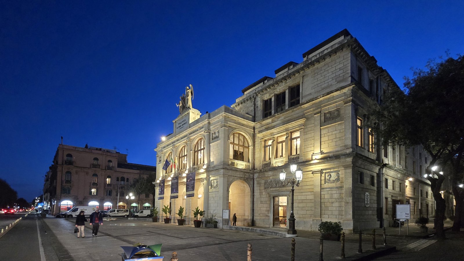 teatro 5 copia scaled