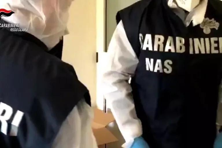 Controlli in una struttura di accoglienza: presenze oltre la capienza e alimenti mal conservati