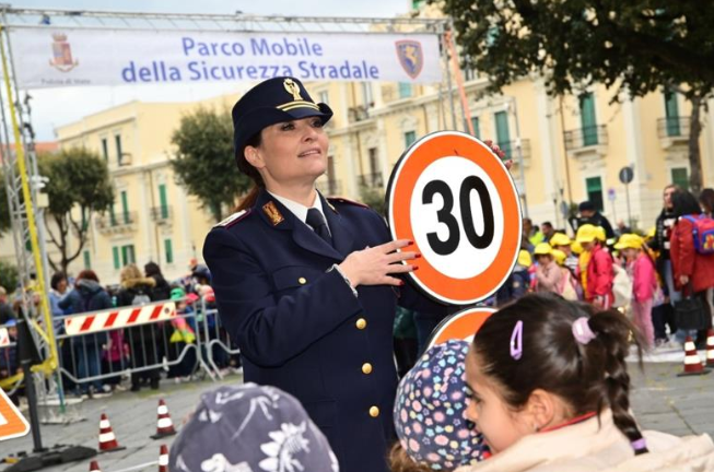 OLTRE 2.500 BAMBINI AL PARCO MOBILE DELLA POLIZIA STRADALE 1 parco mobile ps