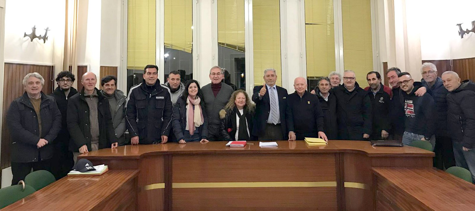 Spadafora - Bonifica del litorale: 45 giorni per esibire le autorizzazioni. Giovedì incontro con operatori commerciali per sviluppo turismo 8 spadafora amministrazione con pescatori