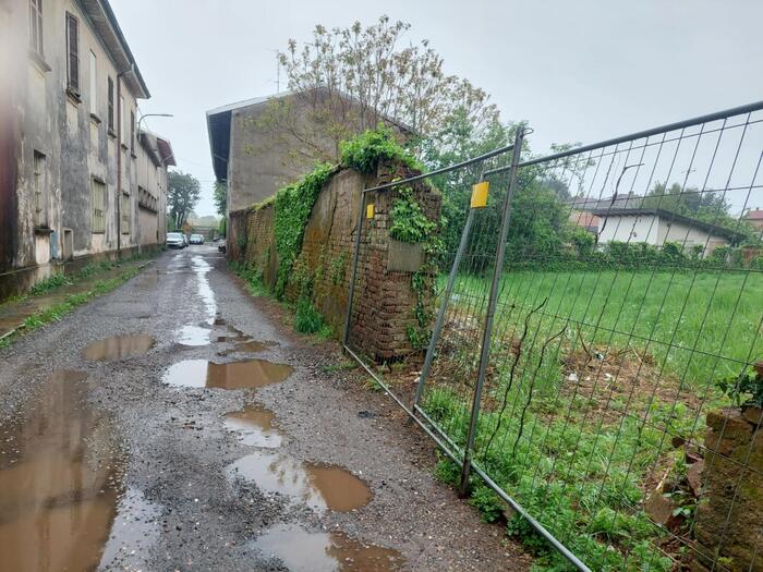 Picchia e violenta una 14enne conosciuta sui social, arrestato 1 violenza sessuale su una 14enne