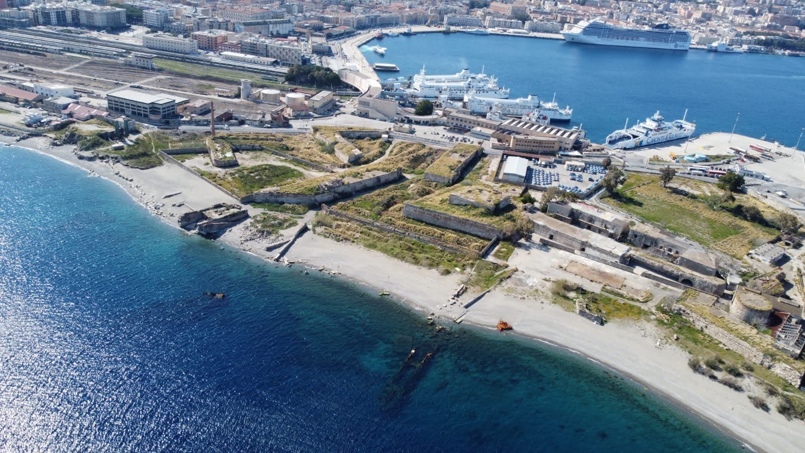 Il segretario generale della Uiltrasporti Messina: «Bene il confronto tra le due sponde, ma il sistema portuale dello Stretto deve partire dalle infrastrutture che ancora attendono di essere completate»