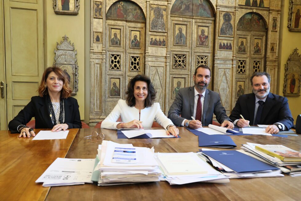 Firmato a Messina il protocollo per la raccolta differenziata: Comune, Conai, Messinaservizi e Università uniti verso l’obiettivo 65% 1 protocollo per la raccolta differenziata: Comune, Conai, Messinaservizi e Università