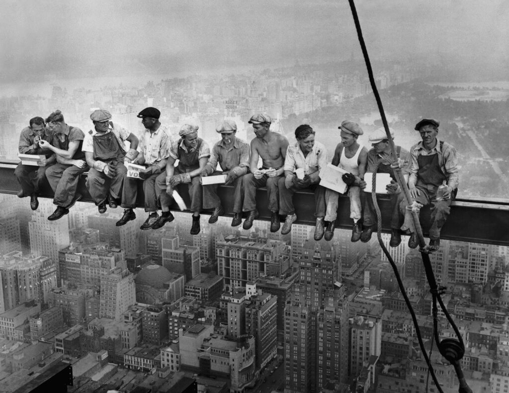 VIDEO - L’AI ricompone la memoria dei lavoratori e dei fotografi che li hanno raccontati 4 foto epoca
