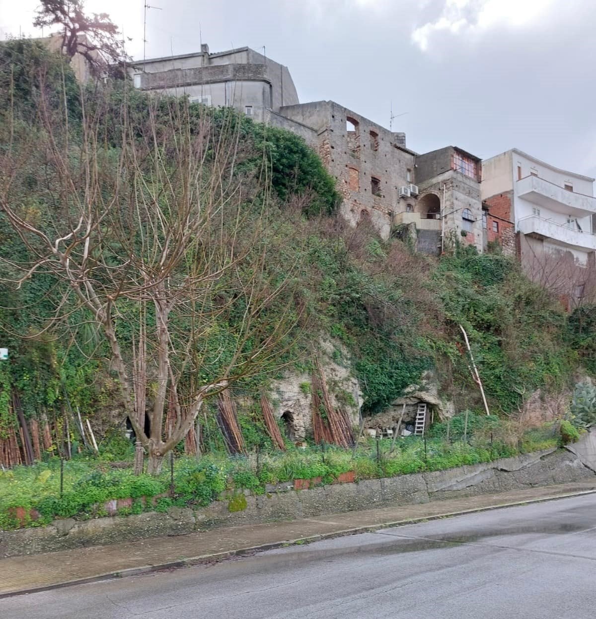 Frane, al via il consolidamento del centro abitato di Roccavaldina nel Messinese 8 Roccavaldina 1