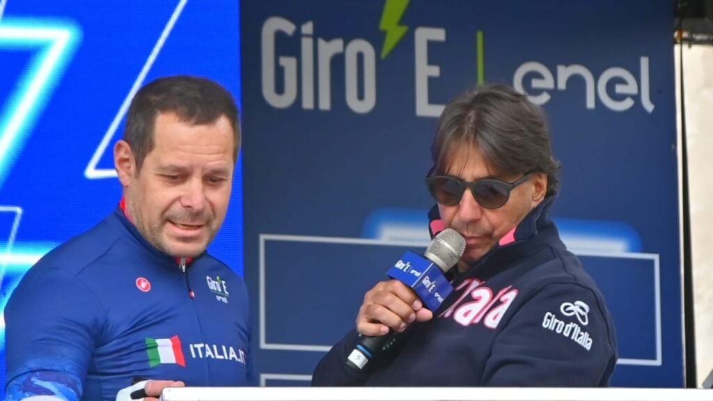 Giornalista messinese ospite del Giro-E 3 Il giornalista messinese Giuseppe Girolamo è stato protagonista mercoledi 14 magglio della quarta tappa, da Celano a Tagliacozzo.