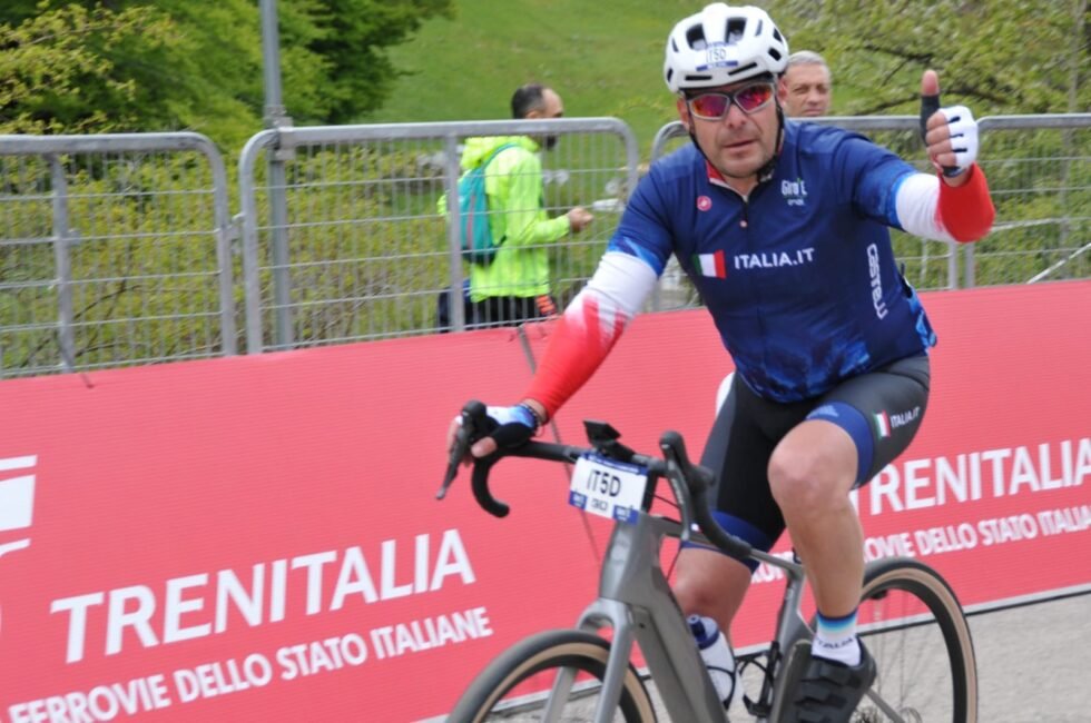 Giornalista messinese ospite del Giro-E 1 Il giornalista messinese Giuseppe Girolamo è stato protagonista mercoledi 14 magglio della quarta tappa, da Celano a Tagliacozzo.