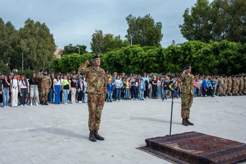 Esercito: a Messina alzabandiera con gli studenti 1 aosta esercito studenti (4)