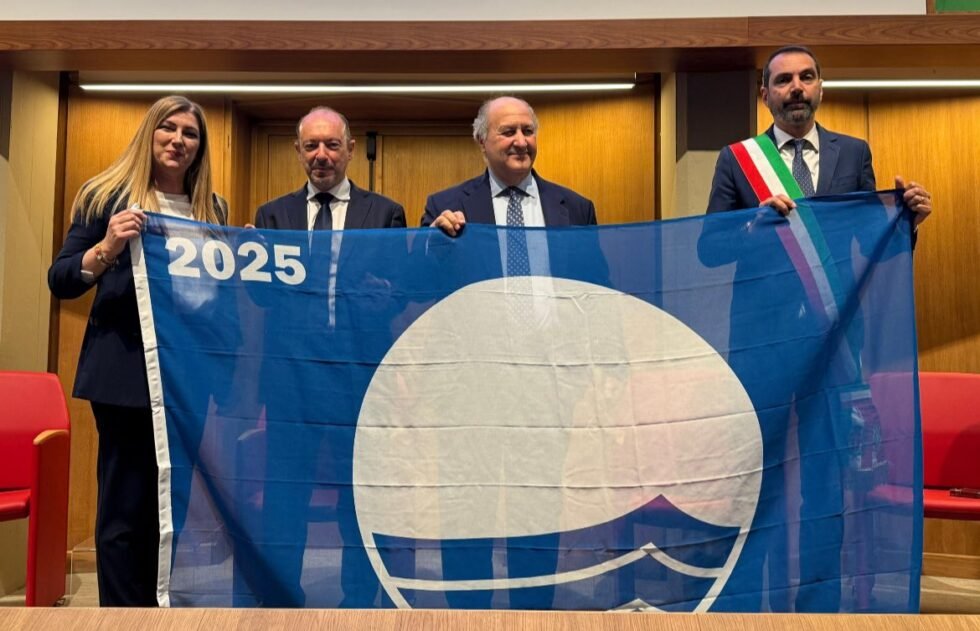 Bandiere Blu nel messinese, Consigliere Metropolitano Santisi: “Basta sversamenti abusivi in mare, un solo episodio può compromettere il lavoro di intere comunità” 1 bandiera blu