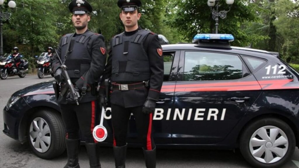 Sullo scooter con oltre 100 grammi di cocaina, 31enne messinese arrestato dai Carabinieri. 3 Carabinieri punto di controllo