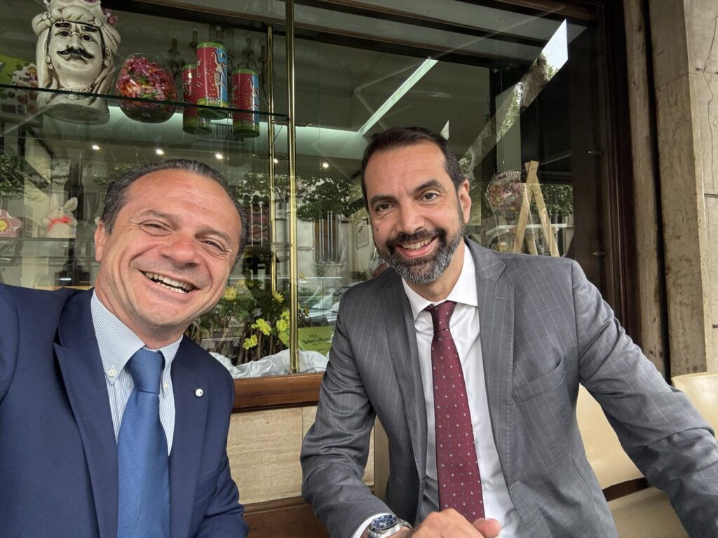 Doppia nomina di Campagna, scontro frontale tra Pietrafitta e Basile. Il consigliere non ci sta: "Dileggiare chi chiede chiarezza non è corretto" 4 Basile e De Luca, sindaco di Taormina
