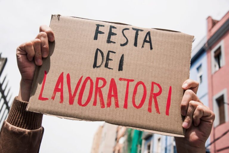 Primo Maggio: Decostruzione Critica di un Emblema Storico-Sociale. Una Storia Sindacale