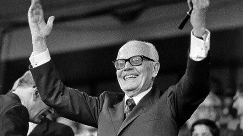 Primo Maggio: Decostruzione Critica di un Emblema Storico-Sociale. Una Storia Sindacale 9 Sandro Pertini - fonte Antimafia Duemila