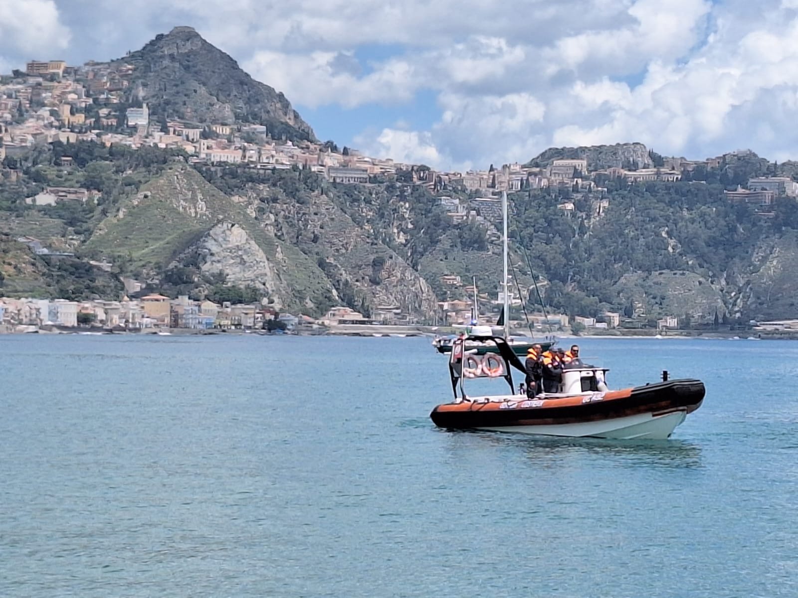 guardia costiera isola bella