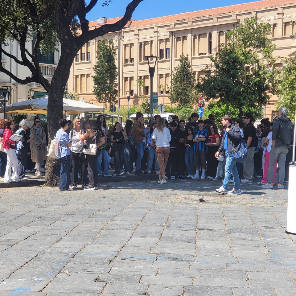 Un successo la seconda edizione del truck tour" Il lavoro viaggia con noi”. A piazza Duomo tantissimi studenti e giovani per formazione e consulenza per entrare nel mondo del lavoro. 3 truck tour