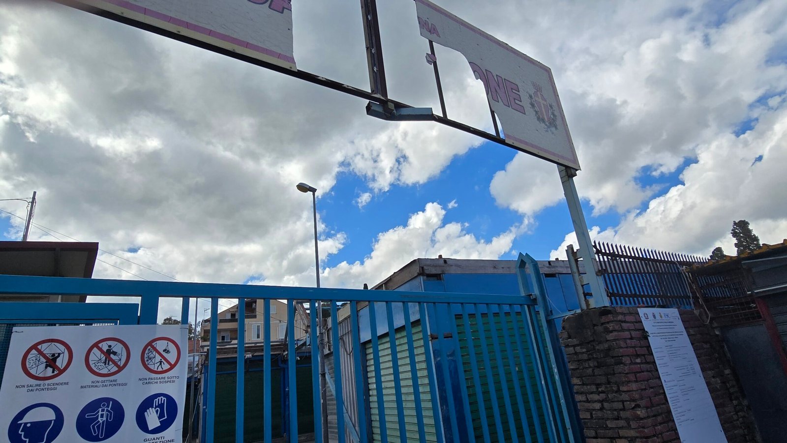 𝐈𝐥 𝐦𝐢𝐬𝐭𝐞𝐫𝐨 𝐝𝐞𝐥 𝐦𝐞𝐫𝐜𝐚𝐭𝐨 𝐕𝐚𝐬𝐜𝐨𝐧𝐞. Cacciotto, "𝐓𝐮𝐭𝐭𝐨 𝐟𝐞𝐫𝐦𝐨. 𝟏𝟐𝟎 𝐠𝐢𝐨𝐫𝐧𝐢 𝐢𝐧𝐮𝐭𝐢𝐥𝐢. 𝐍𝐨𝐧 𝐜'è 𝐩𝐢ù 𝐭𝐞𝐦𝐩𝐨 𝐝𝐚 𝐩𝐞𝐫𝐝𝐞𝐫𝐞" 3 vascone 4 scaled