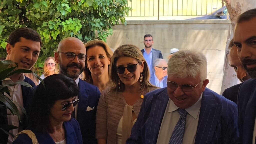 Sanità e assistenza: inaugurato stamani il primo Centro Diurno per autistici di Messina, grande risultato della sinergia Asp e Comune di Messina. 7 Leanza, Prefetto Di Stani,De Leo, Musolino, Calafiore, Cuccì, Basile