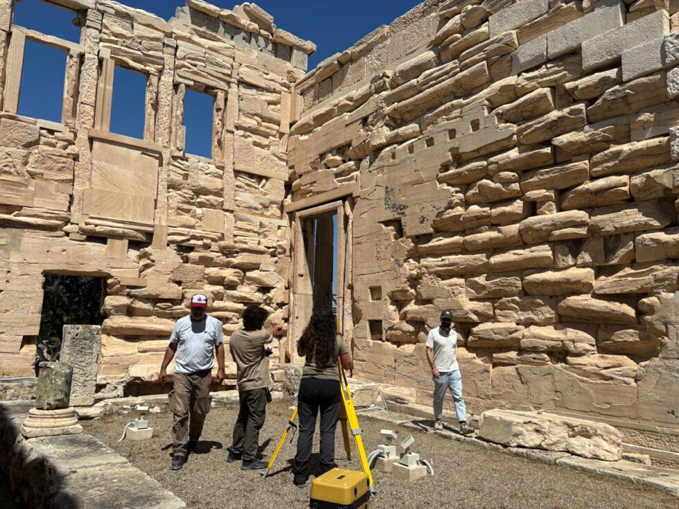 Guidato da un milazzese il gruppo di ricerca italo-brasiliano ad Atene: al via gli studi archeologici sul tempio dell’Eretteo 1 Atene 1