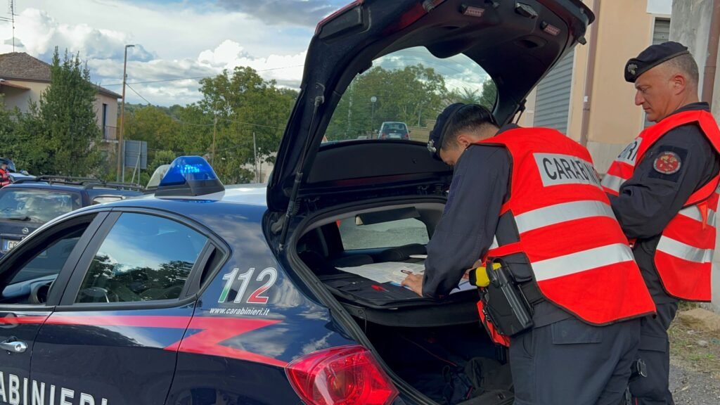 Carabinieri. Tre denunce per guida in stato di alterazione psicofisica, 6 persone segnalate quali assuntori di stupefacenti e 2 per guida in stato di ebrezza 2 Carabinieri controlli