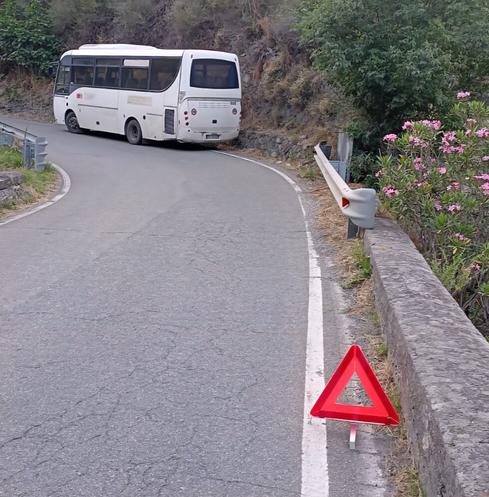 ORSA REGIONALE TPL - Grave episodio di inefficienza nella gestione emergenza AST: bus in panne sulla strada per Antillo abbandonato per ore 1 IMG 20250608 WA0019