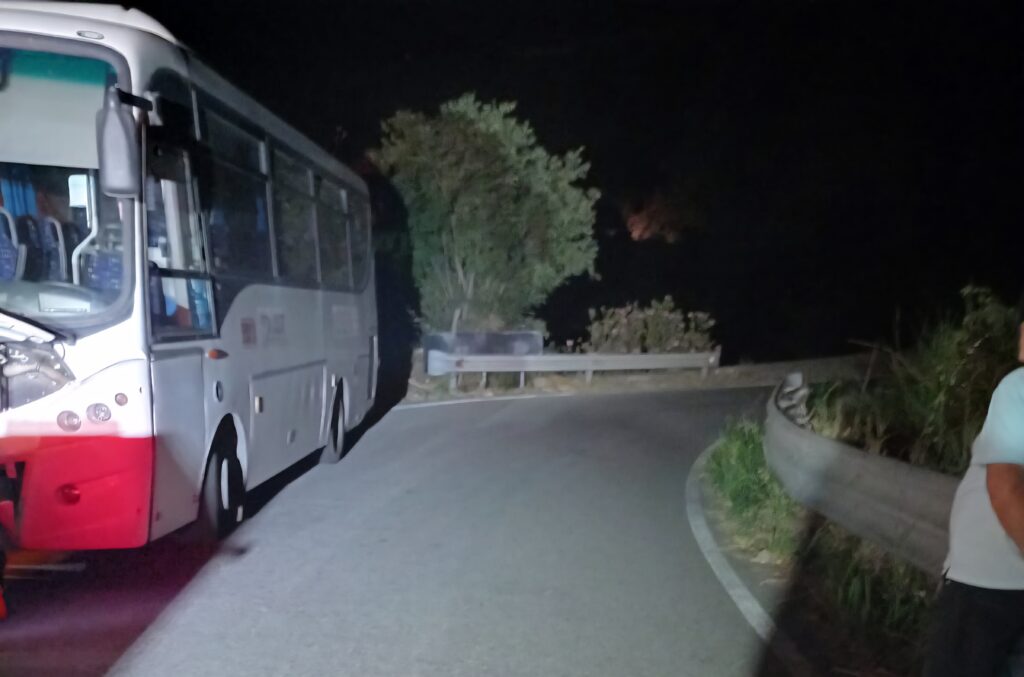 ORSA REGIONALE TPL - Grave episodio di inefficienza nella gestione emergenza AST: bus in panne sulla strada per Antillo abbandonato per ore 2 IMG 20250608 WA0020