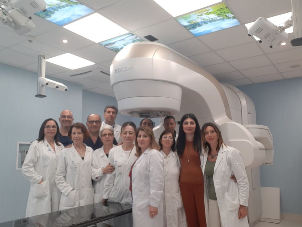 Sanità - Tecnologia all’avanguardia a Taormina: l'Asp di Messina introduce la tecnica del Breath Hold per il trattamento del tumore alla mammella sinistra. 1 IMG 20250618 WA0000