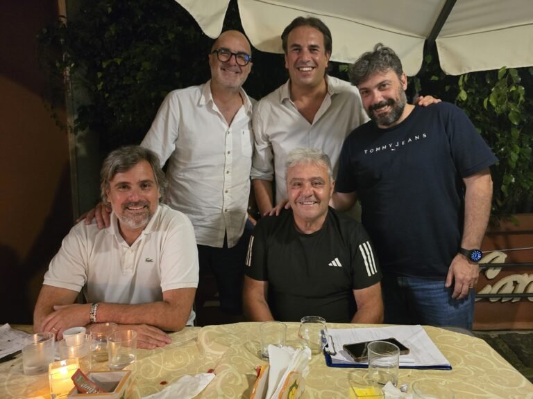 Pippo Sidoti con i dirigenti Donia, Vita, Mazzù e Frassica