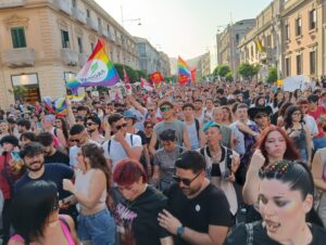 Stretto Pride: Messina si colora di nuovo di arcobaleno 6 Stretto Pride 2025