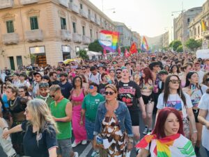Stretto Pride: Messina si colora di nuovo di arcobaleno 5 Stretto Pride 2025