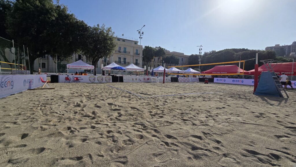Beach Volley al Duomo - Finocchiaro snobba le spiagge per lo show in piazza: ma quanto costa ai messinesi la sua reiterata scelta? 5 beach volley duomo