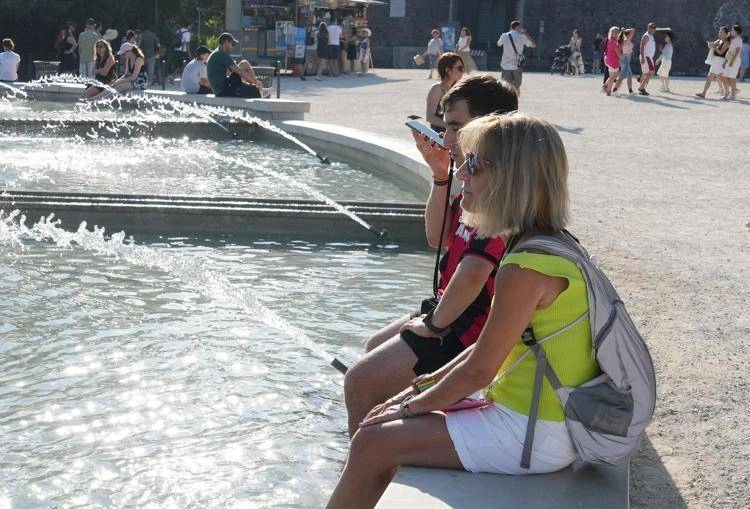 Caldo in aumento sull'Italia, oggi bollino arancione in 13 città e domani sarà rosso in 6 1 Caldo in aumento sull'Italia