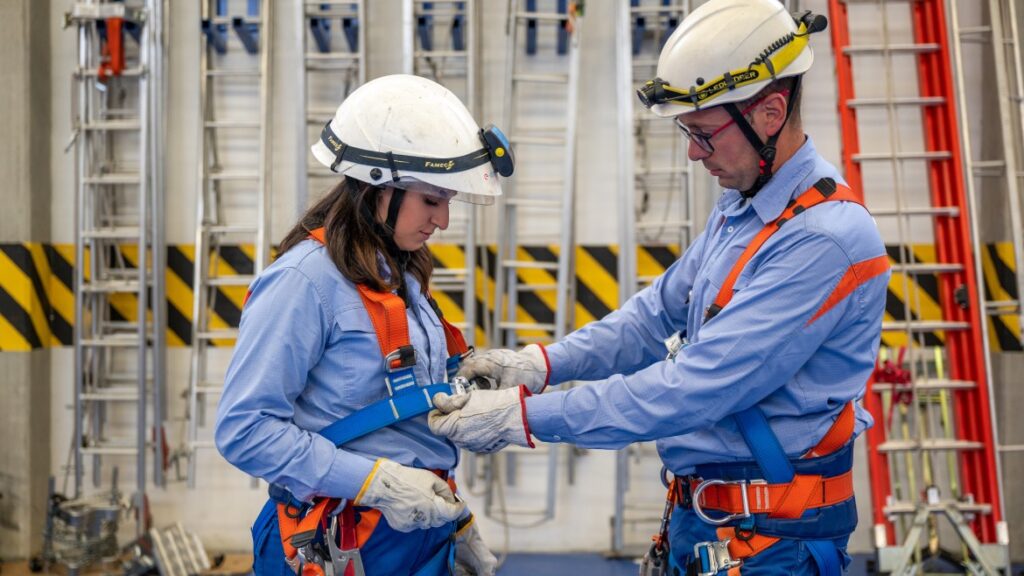 Crisi idrica a Messina, Enel non ci sta e replica: "Nostre interruzioni brevi, le pompe dovevano avere le protezioni" 3 Enel distribuzione