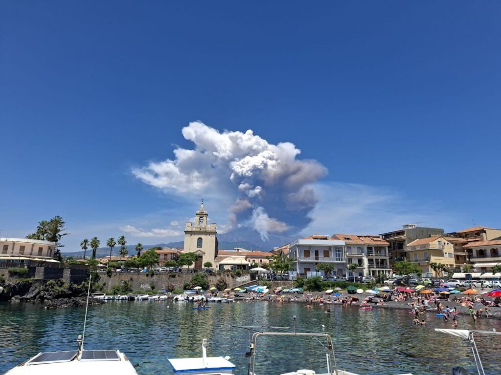 Etna eruzione cratere