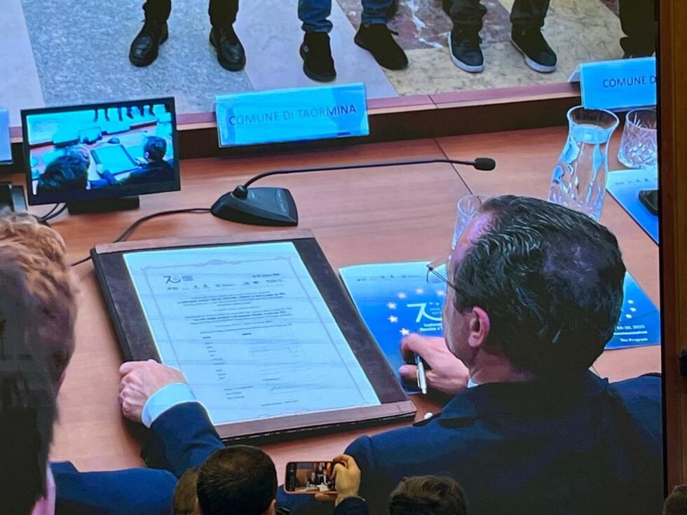 Conferenza di Messina, l'attacco del PD: "Falso storico per favorire De Luca" 1 firma di taormina