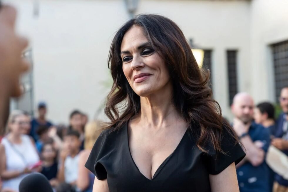 Premio Solidarietà 2025 - Isola di Vulcano, ecco i protagonisti della 14esima edizione: Maria Grazia Cucinotta, Cesare Bocci, Manlio Dovì e Sergio Viglianese 1 mariagraziacucinotta 1