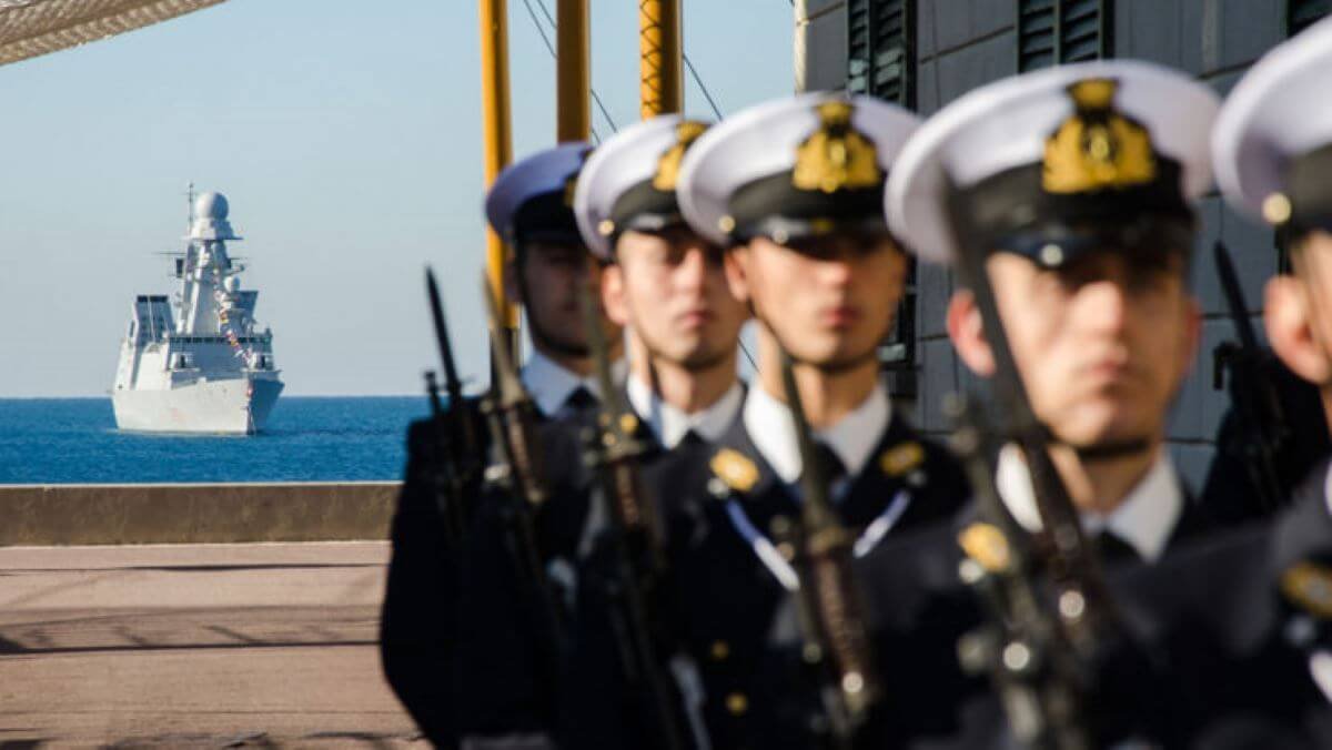 Un Filo Blu di Orgoglio e Tradizione: Messina Celebra la sua Marina 6 marina mil