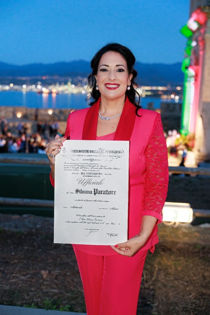 La messinese avv. Silvana Paratore insignita dell' Onorificenza di Ufficiale dell' Ordine al Merito della Repubblica Italiana 3 OMRI Silvana Paratore