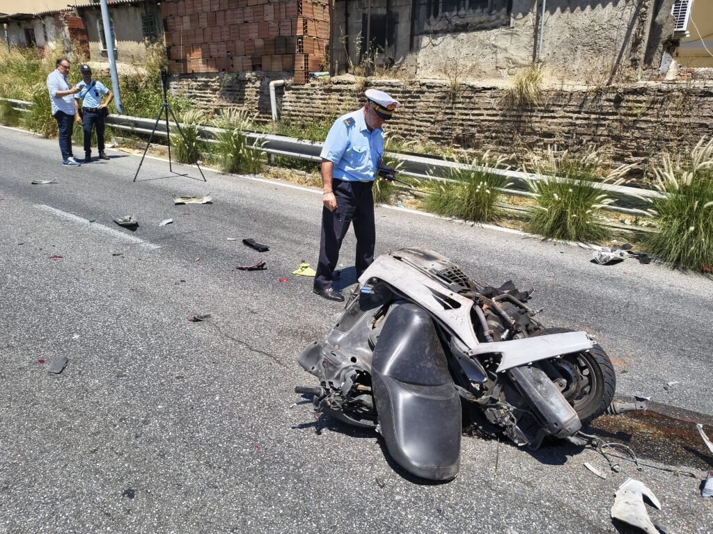 Incidente in viale Giostra. Grave conducente di uno scooter. Coinvolto bus Atm 9 1000207164