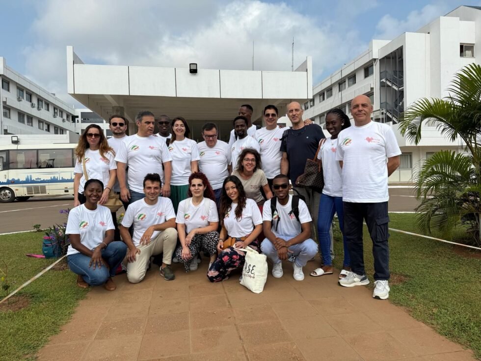 Progetto "Cuori Ribelli": team Cardiochirurgia Pediatrica dell’Ospedale San Vincenzo di Taormina opera e salva in poche settimane 50 bambini in Africa. 1 L'equipe italiana al General Hospital di Yaoundè
