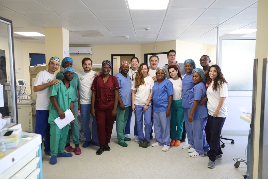 Progetto "Cuori Ribelli": team Cardiochirurgia Pediatrica dell’Ospedale San Vincenzo di Taormina opera e salva in poche settimane 50 bambini in Africa. 3 L'equipe italiana al General Hospital di Yaoundè