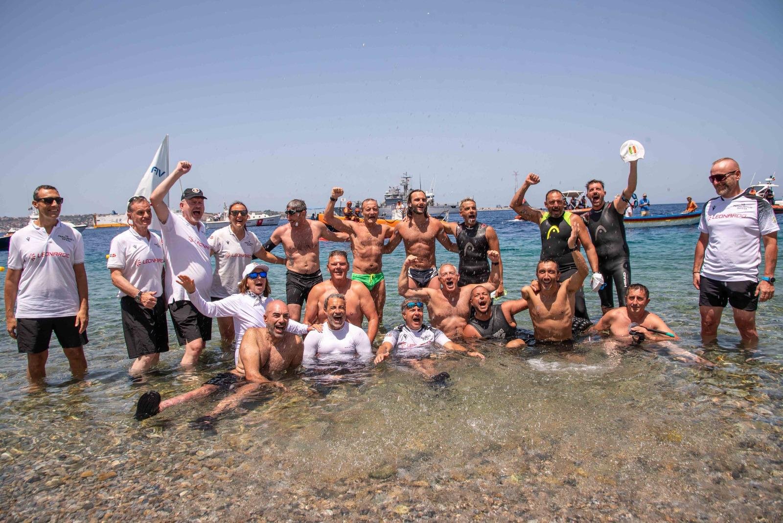Traversata dello Stretto di Messina a nuoto e a vela per gli atleti del GSPD 2 PHOTO 2025 07 21 18 35 144
