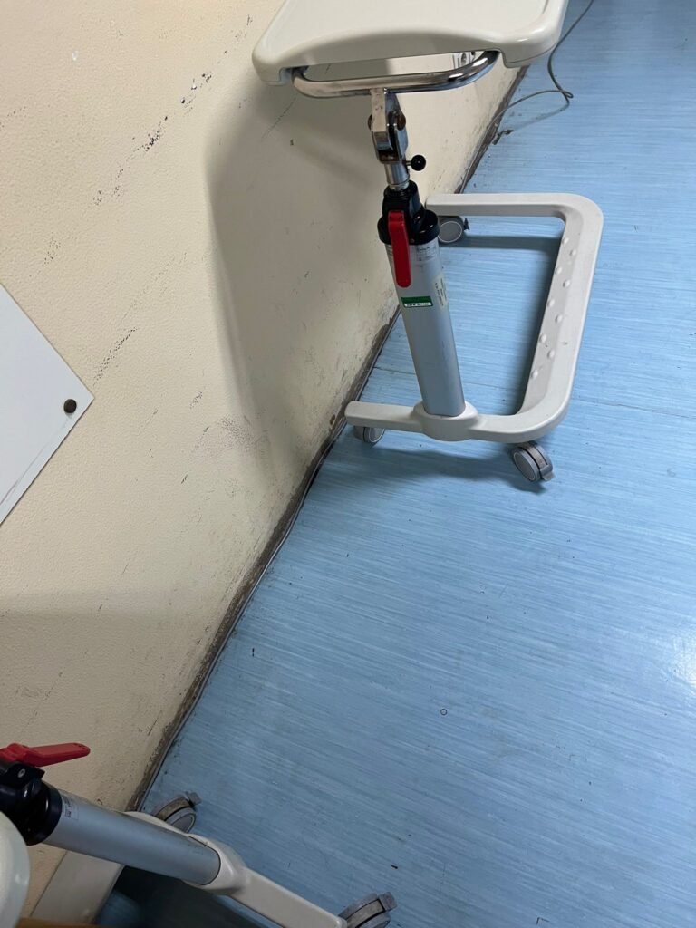 Policlinico, degrado al Pronto Soccorso Pediatrico? La denuncia di un genitore: "Sporcizia e condizionatori senza protezione" 5 Policlinico, degrado al Pronto Soccorso Pediatrico