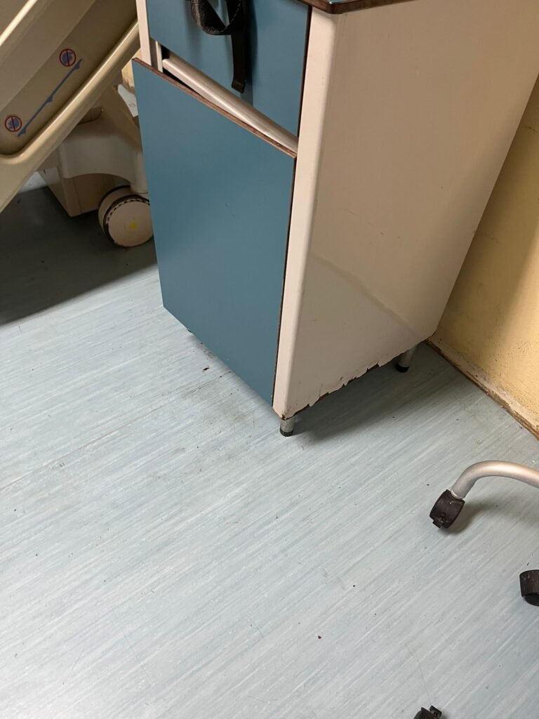 Policlinico, degrado al Pronto Soccorso Pediatrico? La denuncia di un genitore: "Sporcizia e condizionatori senza protezione" 18 Policlinico, degrado al Pronto Soccorso Pediatrico